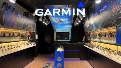 Дизайн печатных материалов для оформления фирменных магазинов Garmin